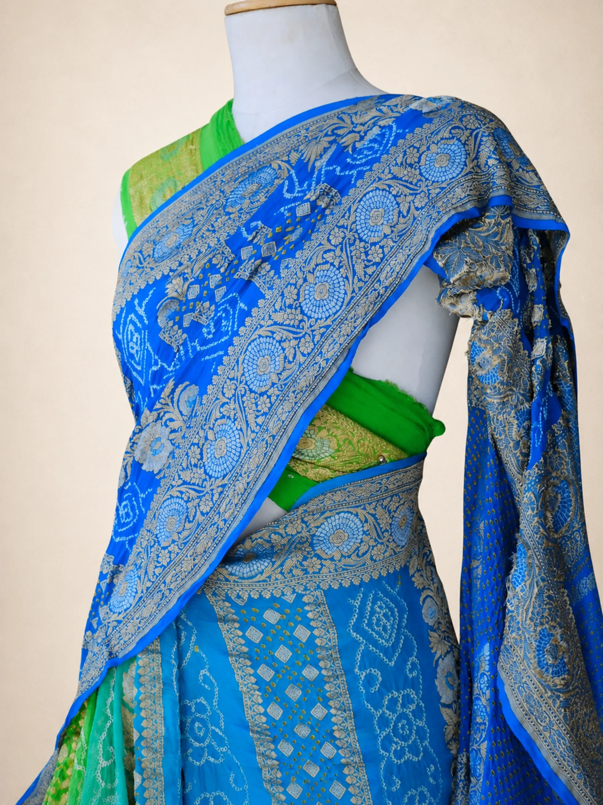 Pure Georgette Saree with Bandhani Art