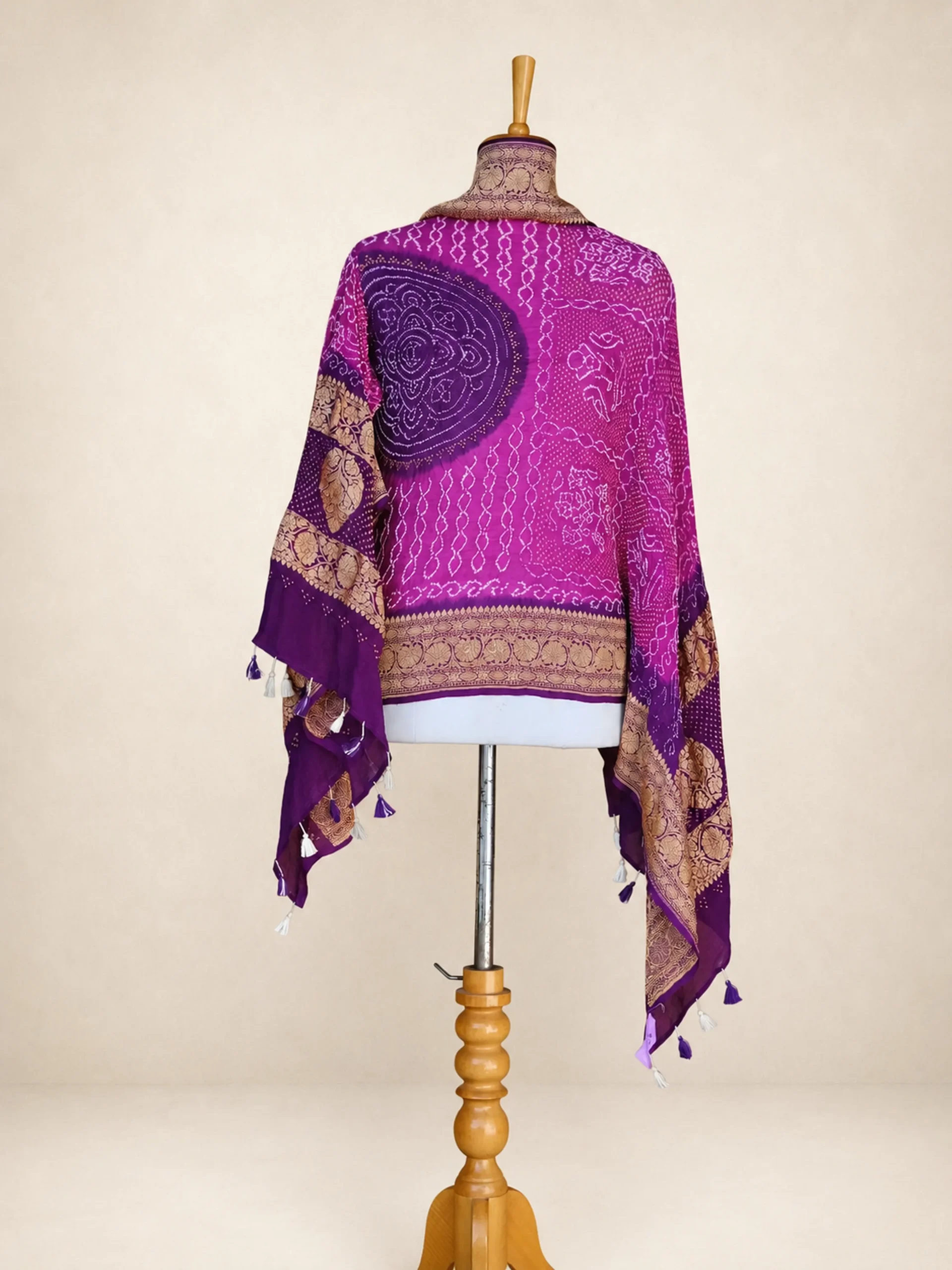 Amru Booti - Delicate Micro-Pattern Georgette Bandhani Dupatta