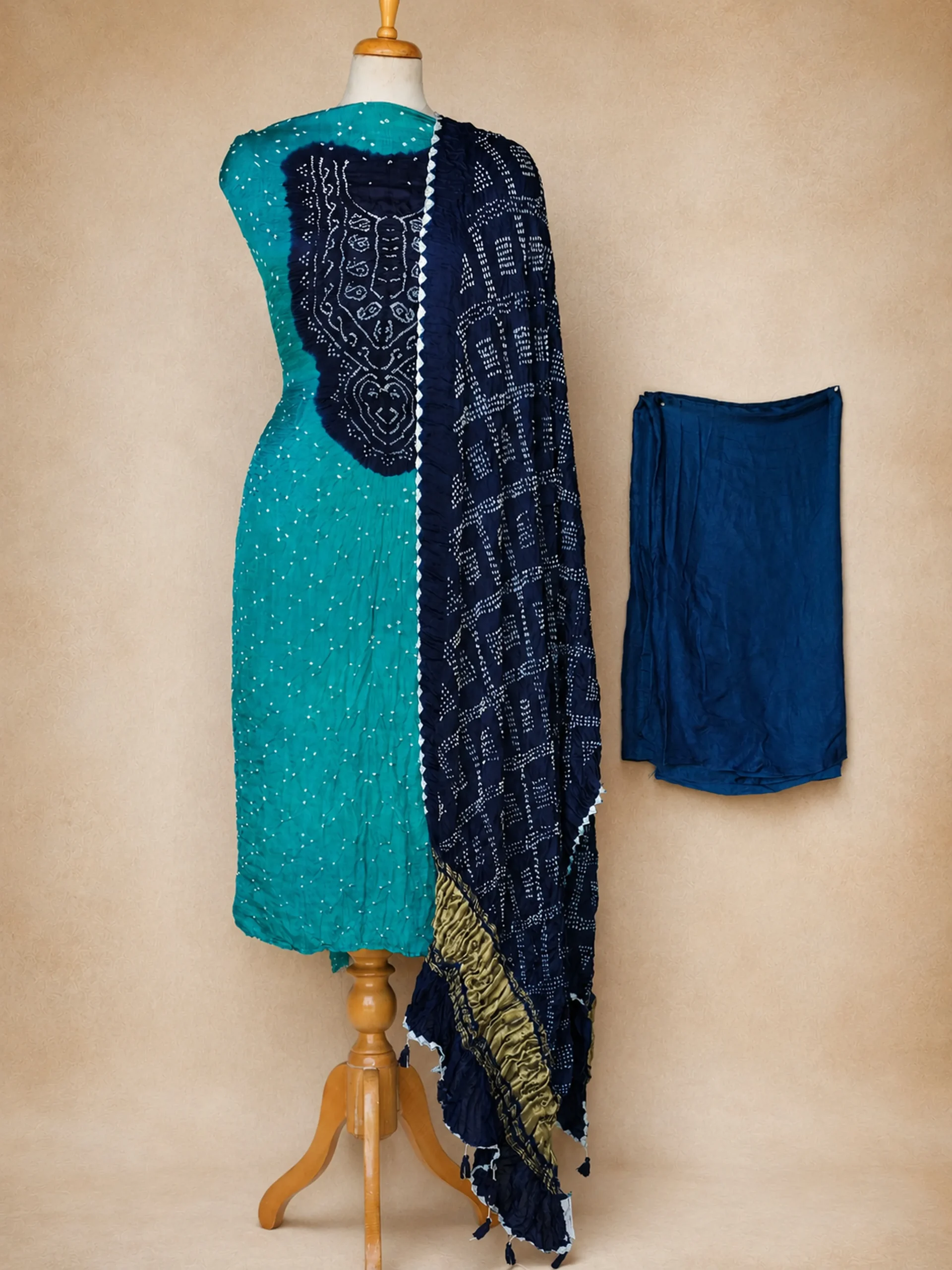 Aabha – Artisan-Crafted Pure Gaji Silk Ensemble in Shades of Sea Green and Blue