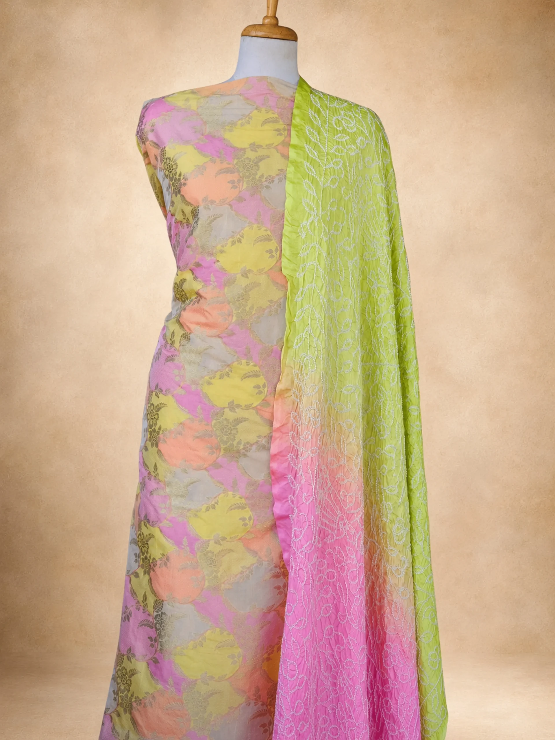 culpted Pastel Rangkat Banarasi Set with Liquid Gaji Silk Dupatta