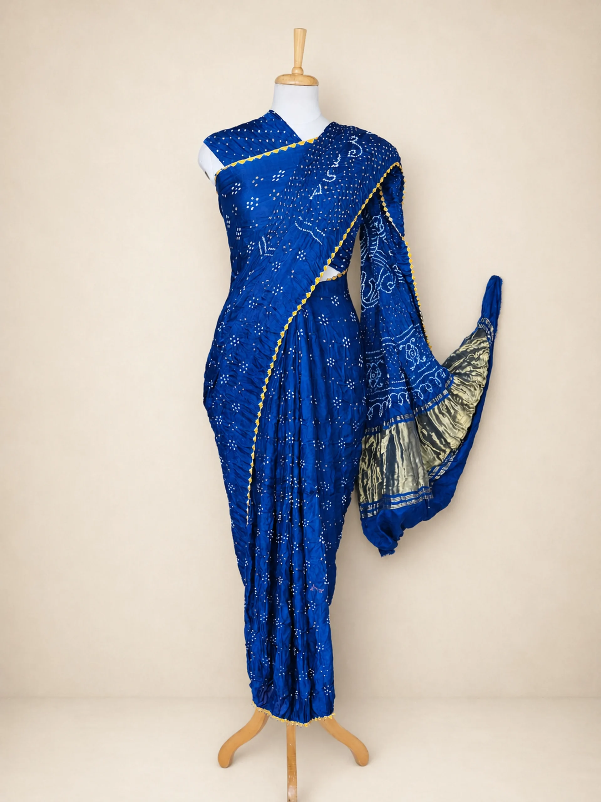 Pure Gaji Silk Bandhani Saree with Traditional Craftsmanship