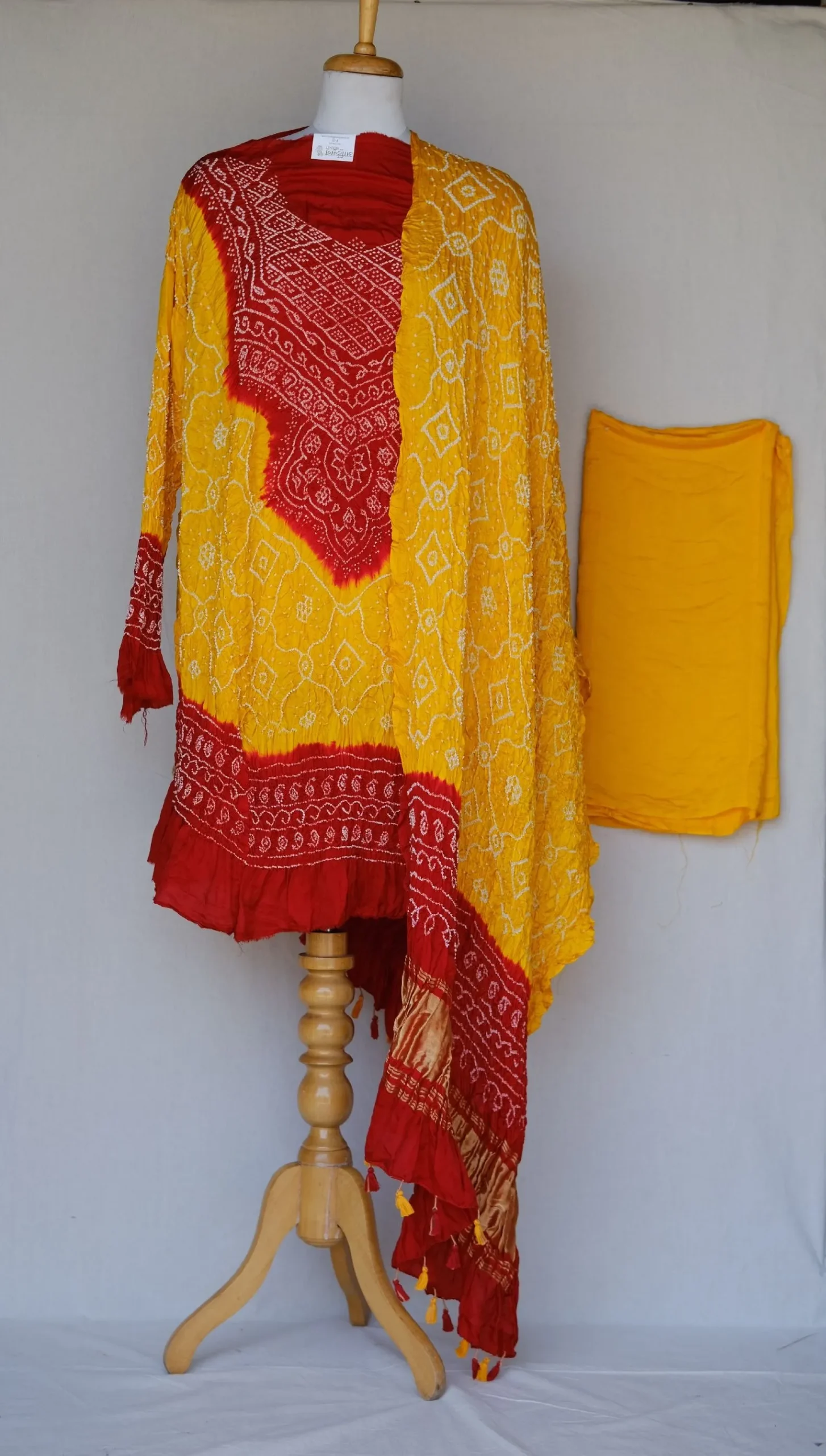 Kutchi Shringar – Traditional Gaji Silk Bandhani Aabha